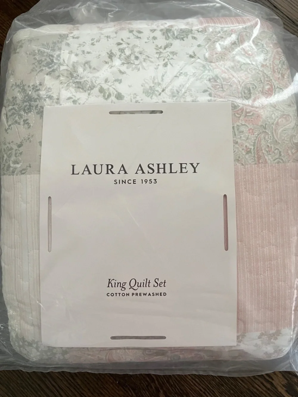 NEW Laura Ashley Celina King Quilt Set
